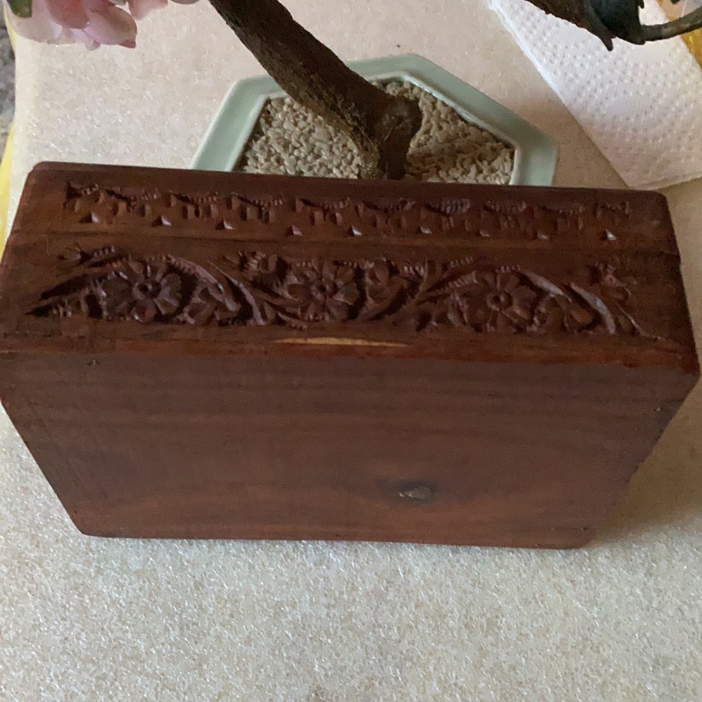 Vintage engraved rose wood jewelry box - Picture 4 of 7